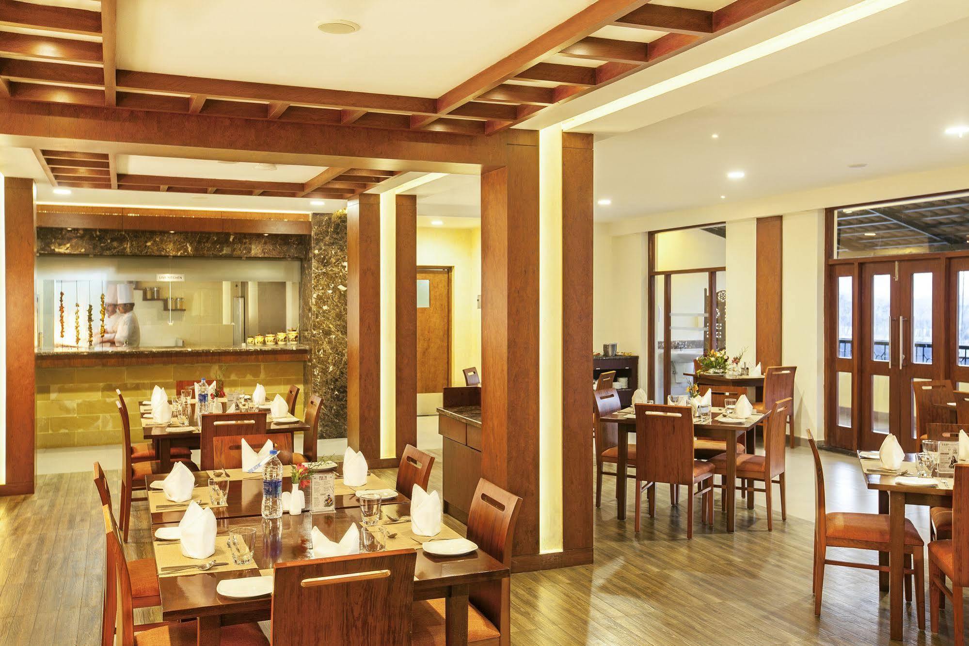 Sterling Ooty Elk Hill Hotel Ngoại thất bức ảnh